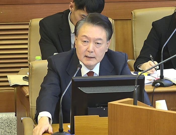 Yoon Suk-yeol's Final Speech: Political Crisis and Social Division in South Korea