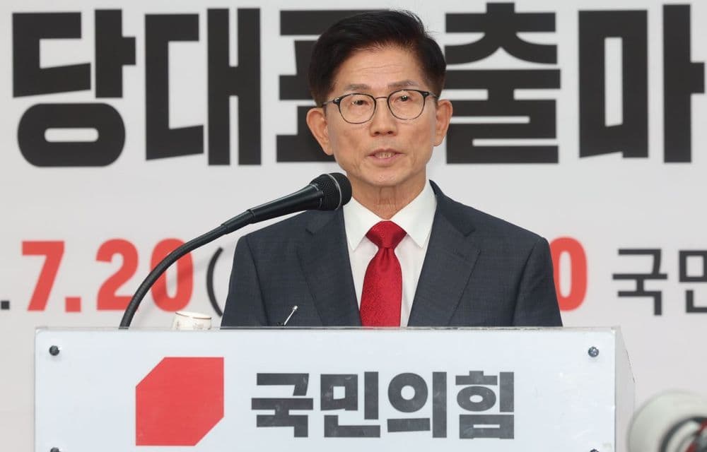 Two Political Rivals, One Big Gap: Why Kim Moon-soo Has 1 Billion Won While Hong Joon-pyo Has 42.6 Billion